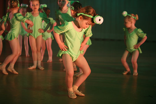 Modern, Tap & Ballet Dance Classes