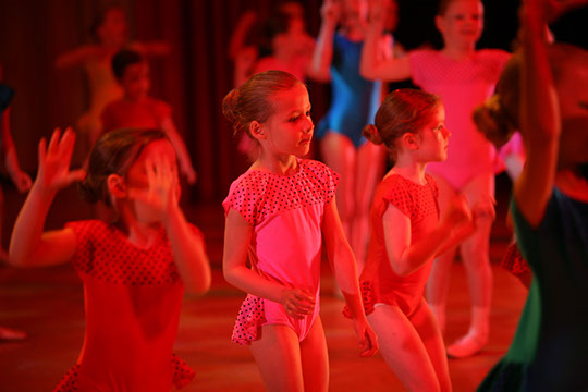 Modern, Tap & Ballet Dance Classes